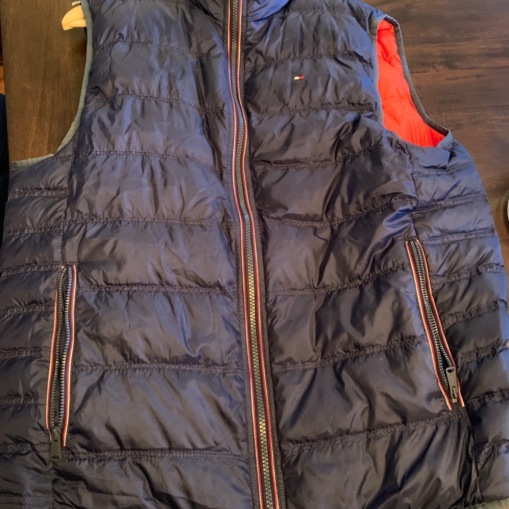Men’s Tommy Hilfiger reversible vest. Size medium